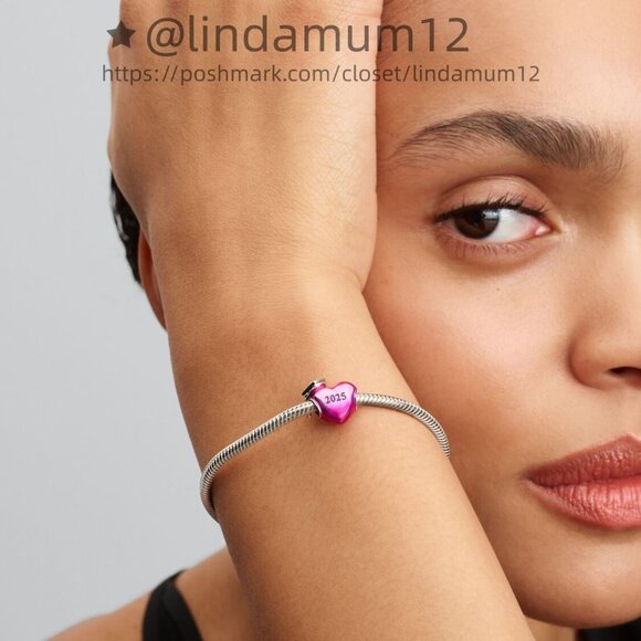 Pandora Graduation 2025 Heart Charm - Picture 5 of 6